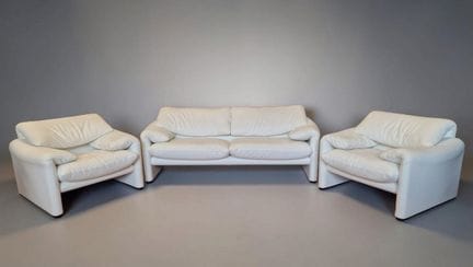 Vico MAGISTRETTI (1920–2006) - CASSINA Edition
"Ma