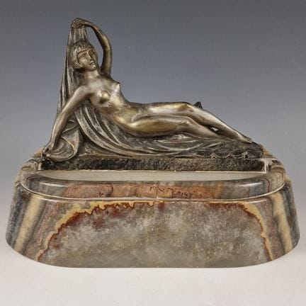TRAVAIL ART DECO
LAMPE VEILLEUSE 
Bronze dépatiné 