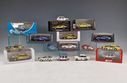 CONJUNTO DE 19 COCHES EN MINIATURA DEL RALLY DE MO