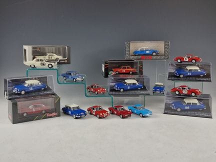 CONJUNTO DE 18 COCHES EN MINIATURA DEL RALLY DE MO