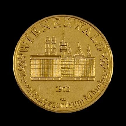 1972年慕尼黑奥运会纪念章，986千分之一纯金
重14.8克
直径30毫米