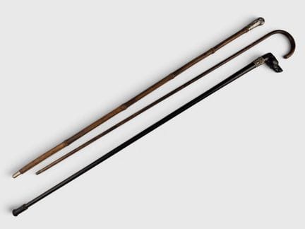 TRES BASTONES de principios del siglo XX: 
- uno d