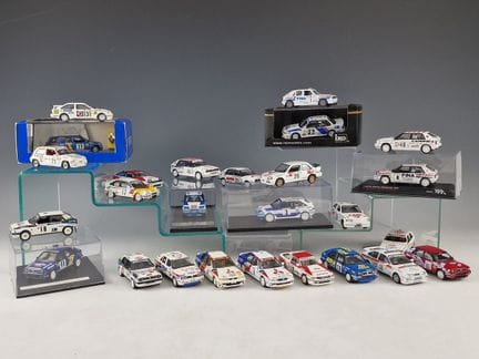 CONJUNTO DE 26 COCHES EN MINIATURA DEL RALLY DE MO