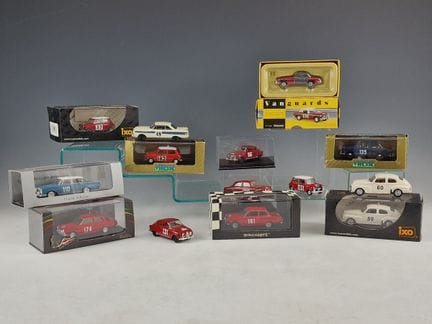 CONJUNTO DE 14 COCHES EN MINIATURA DEL RALLY DE MO