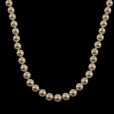 COLLAR DE PERLAS DE CULTIVO moderno con cierre de 