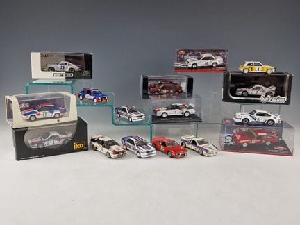 CONJUNTO DE 16 COCHES EN MINIATURA DEL RALLY DE MO
