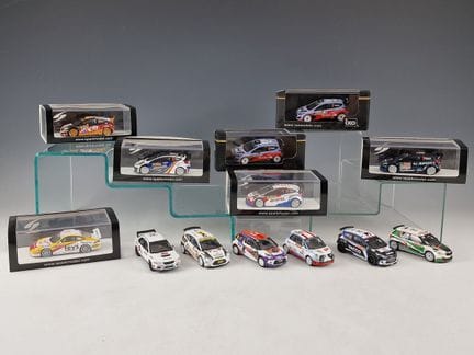 CONJUNTO DE 13 COCHES EN MINIATURA DEL RALLY DE MO