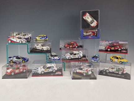 CONJUNTO DE 18 COCHES EN MINIATURA DEL RALLY DE MO