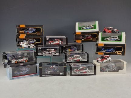 CONJUNTO DE 18 COCHES EN MINIATURA DEL RALLY DE MO