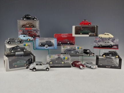 CONJUNTO DE 21 COCHES EN MINIATURA DEL RALLY DE MO