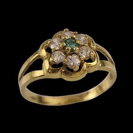 ANILLO CON FORMA DE FLOR de la segunda mitad del s