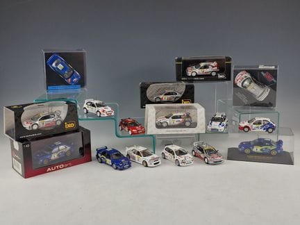 CONJUNTO DE 16 COCHES EN MINIATURA DEL RALLY DE MO