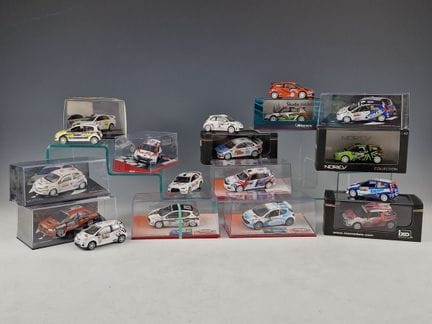 CONJUNTO DE 18 COCHES EN MINIATURA DEL RALLY DE MO