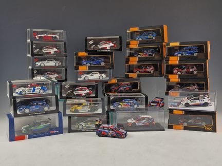 CONJUNTO DE 27 COCHES EN MINIATURA DEL RALLY DE MO