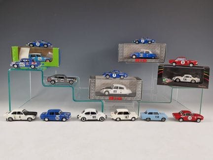 CONJUNTO DE 16 COCHES EN MINIATURA DEL RALLY DE MO