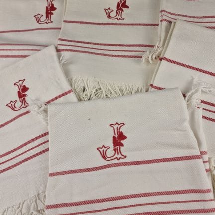 JUEGO DE SEIS TOALLAS DE BAÑO de época del siglo X