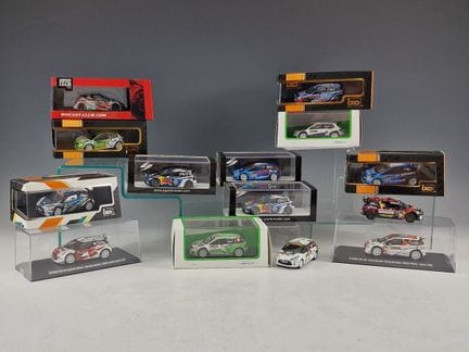CONJUNTO DE 14 COCHES EN MINIATURA DEL RALLY DE MO