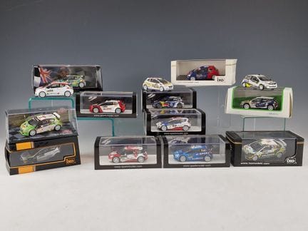 CONJUNTO DE 14 COCHES EN MINIATURA DEL RALLY DE MO