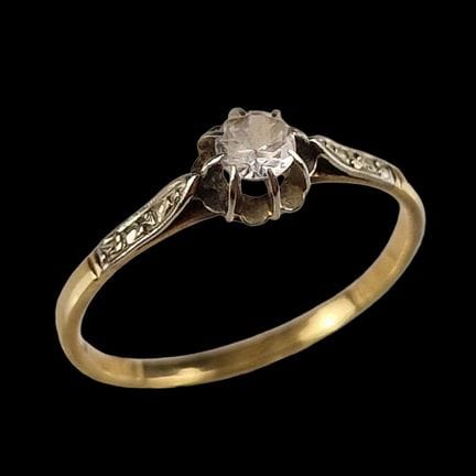 PEQUEÑO ANILLO SOLITARIO de mediados del siglo XX,