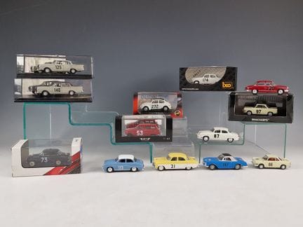 CONJUNTO DE 13 COCHES EN MINIATURA DEL RALLY DE MO