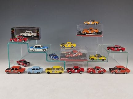 CONJUNTO DE 17 COCHES EN MINIATURA DEL RALLY DE MO