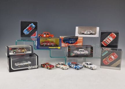 CONJUNTO DE 14 COCHES EN MINIATURA DEL RALLY DE MO