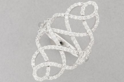 Anello in oro bianco (18 carati) con circa 1 carat