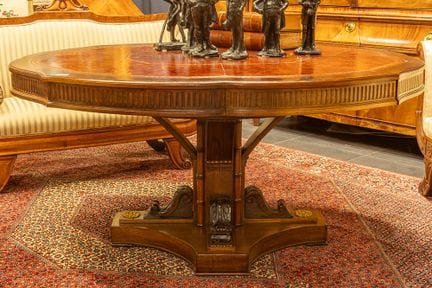 Tavolo da conferenza speciale in stile neoclassico