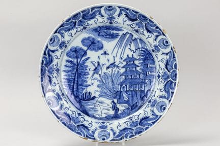 Piatto del XVIII secolo in ceramica di Delft, cont