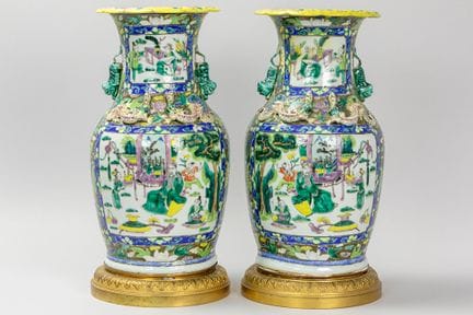 Paire de vases chinois en porcelaine du XIXe siècl