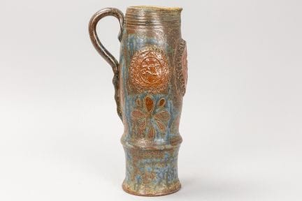 Guérin, brocca in terracotta smaltata decorata con