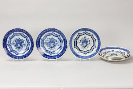 Serie von sieben Pfannkuchentellern aus dem 18. Ja