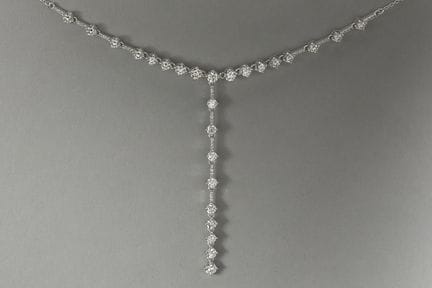 Collana elegante e alla moda in oro bianco (18 car