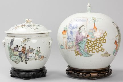 2 Stück chinesisches Porzellan mit mehrfarbigen De