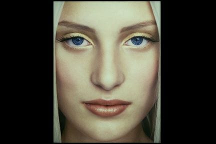 ERWIN OLAF (1959 – 2023)
Von Erwin Olaf signierte 