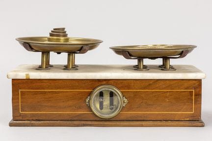 Antike Waage aus Holz, Kupfer und Marmor, verkauft