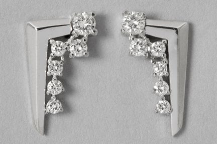 paire de boucles d'oreilles au motif géométrique e