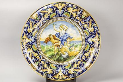 Grande piatto italiano del XIX secolo in maiolica 