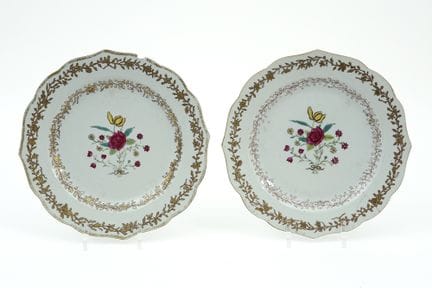 Paire d'assiettes chinoises en porcelaine du XVIII