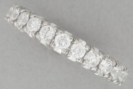 Ehering aus Weißgold (18 Karat) mit Zirkonia beset
