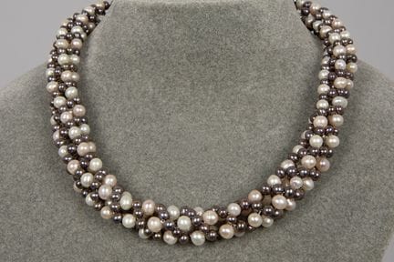 collana con perle d'acqua dolce bianche e violacee