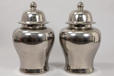 coppia di vasi con coperchio in ceramica con patin