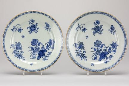 Ein Paar chinesischer Porzellanteller aus dem 18. 