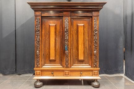 Niederländischer Schrank (Armoire) aus dem 17./18.