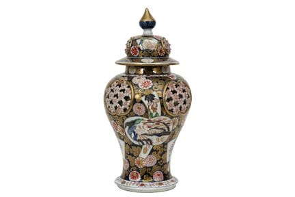 Vase ancien à couvercle en porcelaine Samson, orné
