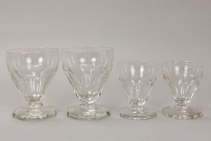 26pc set of glasses in clear crystal

26-delig gla