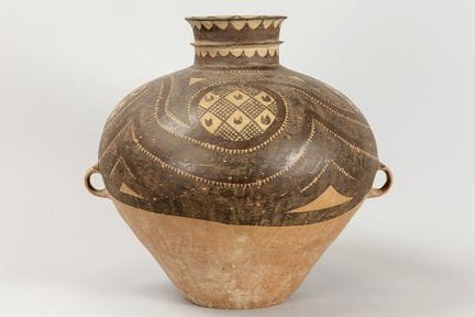 Majiayao-style pot in ceramic

Pot in keramiek in 
