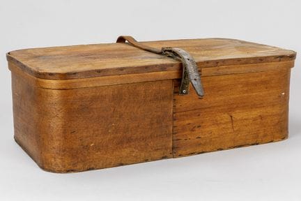 antique suitcase in wood and leather

Antiek valie