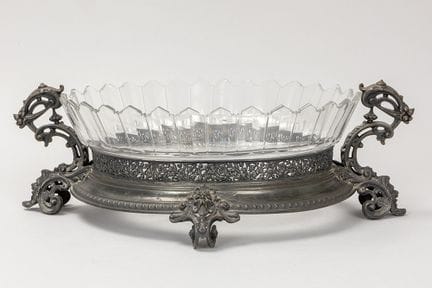 19th Cent. table centerpiece in clear crystal

Neg