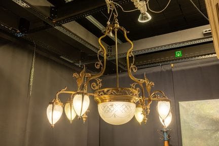 Lustre « antique » (à gaz) en laiton et verre ; la